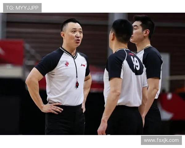 被误称为足球裁判的CBA裁判员资料曝光