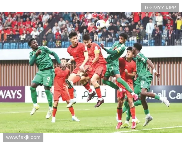 足球比赛中的头球争顶与进攻防守