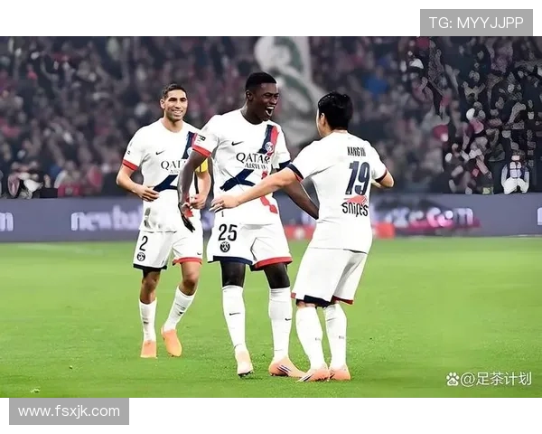 法甲新赛季球员名单总览:各支球队阵容更新与主力预测 法甲新赛季球员名单总览:各支球队阵容更新与主力预测