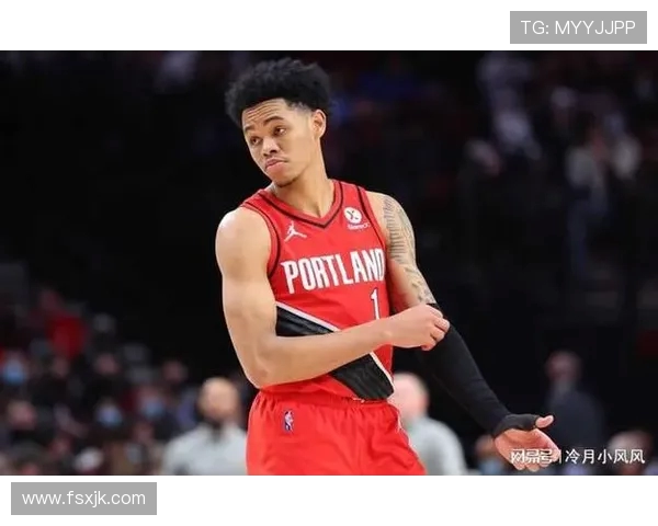 加福德赞弗拉格以身作则激励队友保持专注展现强烈竞争精神